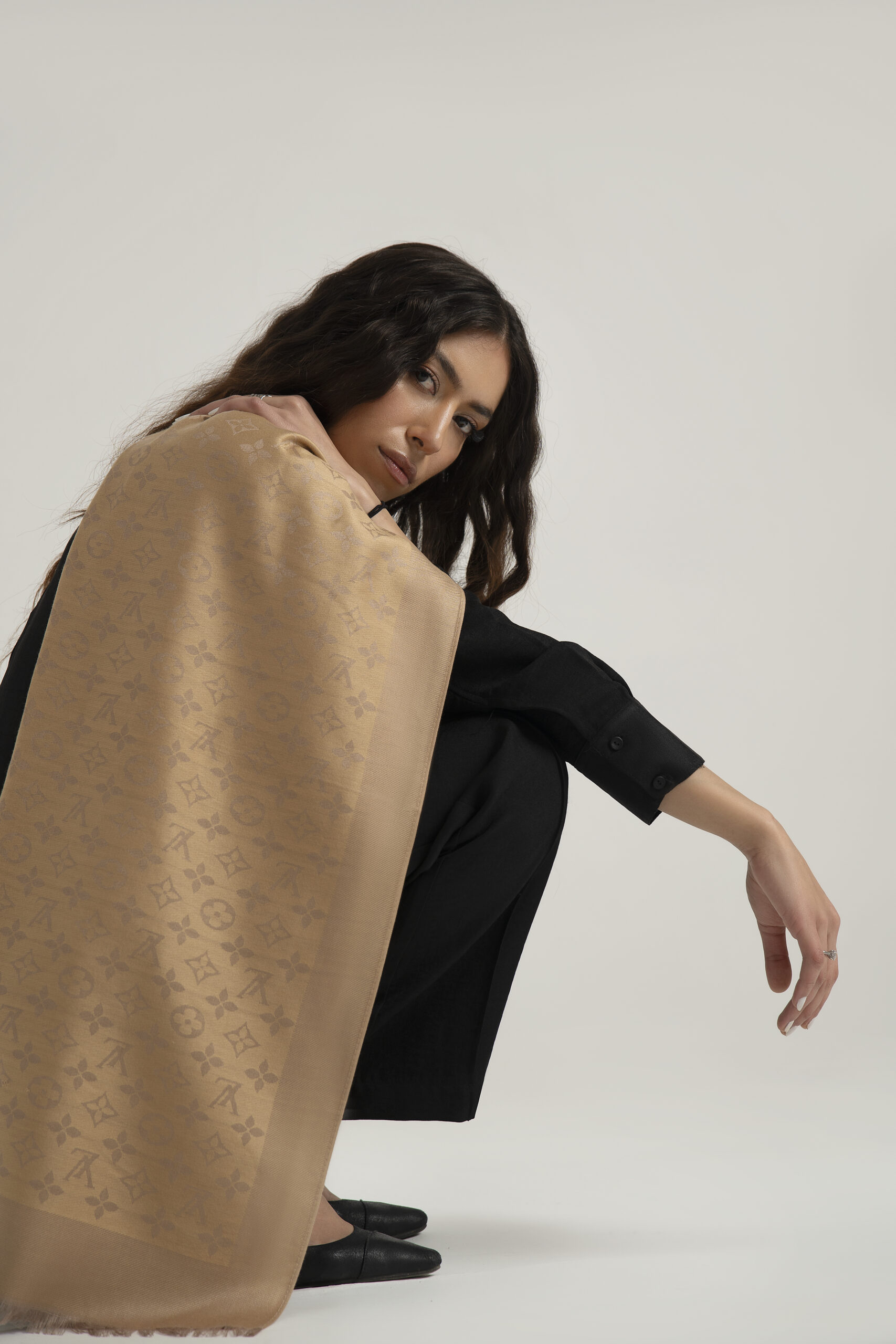 Elegant Embroidered Shawl in Beige - Image 3
