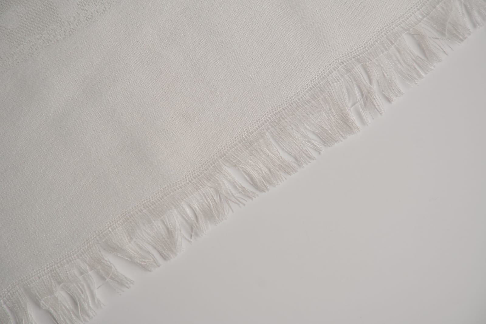 Elegant White Curtain for a Stylish Home - Image 4